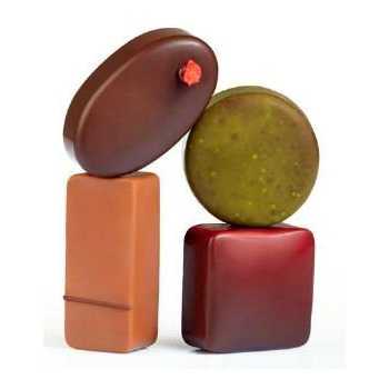 Pavoni PC112 Polycarbonate Chocolate Molds - Artisanal Square smooth. 26x26x13 h mm. 21 pralines. 10 gr ca. Mould 275x135 mm ...