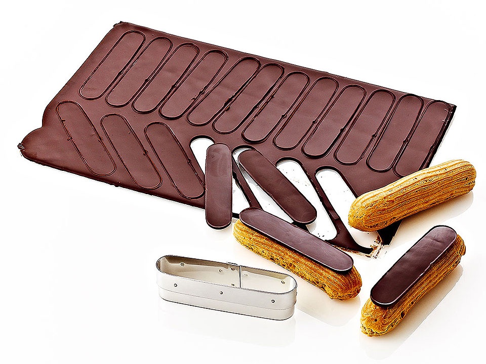 https://www.pastrychefsboutique.com/15013/matfer-bourgeat-154152-matfer-bourgeat-eclair-cutter-for-frosting-eclair-130mm-x-25mm-x-25mm-specialty-cookie-cutters.jpg