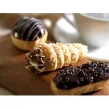 Pastry Chef's Boutique PCB20599 Cream Horn Mini Pastries - 2.5'' - 112 Pieces Cream Horns & Cannolis