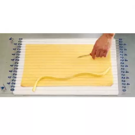 Martellato 50GD2040 Clear Pastry Stripes Cutter Grill - 2 and 4 cm Ruler and Pastry Combs