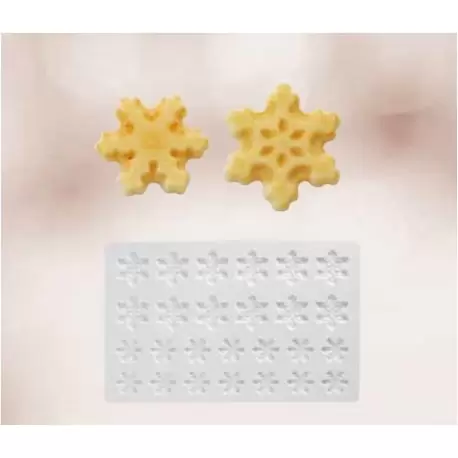 Martellato 20-D029 Polycarbonate Snowflake Decoration Chocolate Mold - 2 Sizes - 26 Cavity - Ø30 and Ø40 mm Chocolate Decorat... Martellato 20-D029 Polycarbonate Snowflake Decoration Chocolate Mold - 2 Sizes - 26 Cavity - Ø30 and Ø40 mm Chocolate Decorat...