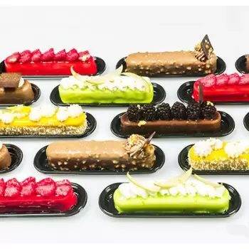 Pastry Chef's Boutique Eclair Plates Black Plastic Eclair Individual Oval Tray - 14 x 3.5 cm - Pack of 100 pcs Mono Cake Boards
