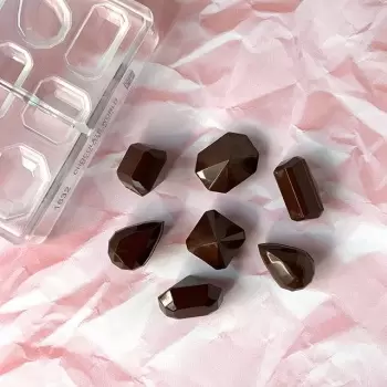 Chocolate World CW1632 Polycarbonate Assorted Diamond Gems Chocolate Mold - 35 x 20 x 26 mm - 5gr - 3x8 Cavity - 275x135x24mm...