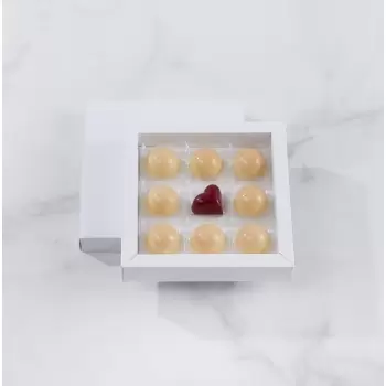 Pastry Chef's Boutique TREN9WH Matte White Closed Frame with Clear Plastic Insert Chocolate Candy Boxes - Holds 9 Chocolates ...