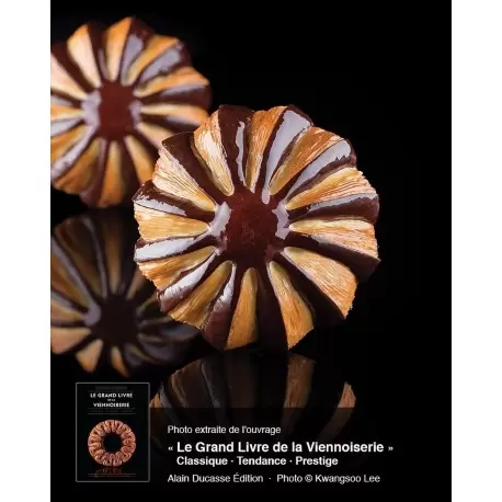 Jean-Marie Lanio JMLGLV Le Grand Livre de la Viennoiserie by Jean-Marie Lanio, Thomas Marie, Olivier Magne, Jeremy Ballester....
