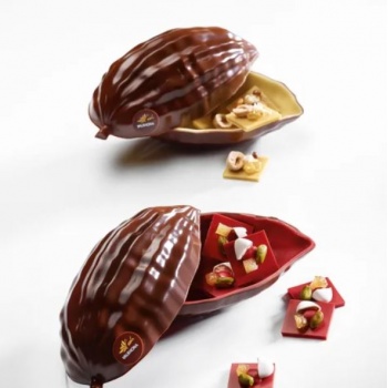 Valrhona 078271 Valrhona Thermoformed Small Cabosse Cacao Pods Chocolate Molds - 2 Cavity - 135x70mm Thermoformed Chocolate M...