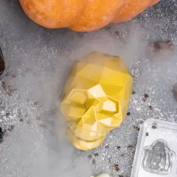 Professional Polycarbonate Amleto Diamond Skull Halloween Chocolate Mold - 96mm x 75mm x h 100mm - 4 cavity - 137 gr