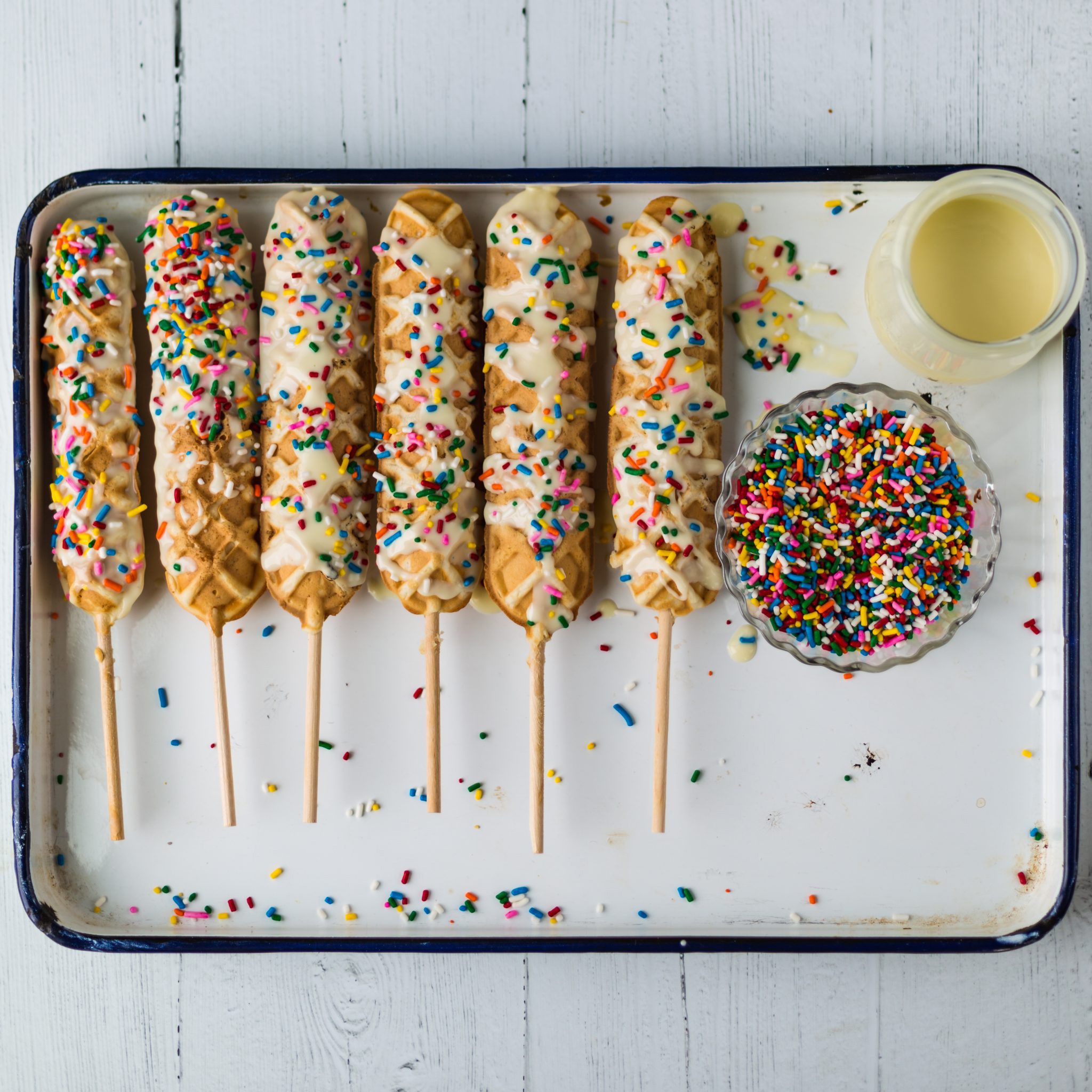 latigers　TENDERLOIN WAFFLE他　計3点 Hamilton Beach Non-stick Round Flip Belgian Waffle Maker 26133 at