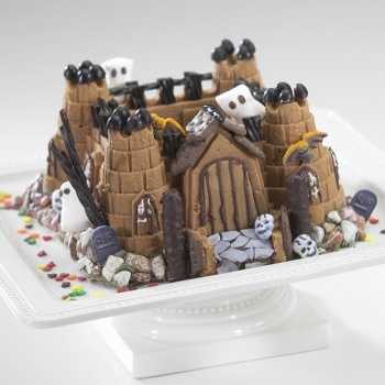 Nordic Ware Casttle Bundt Pan