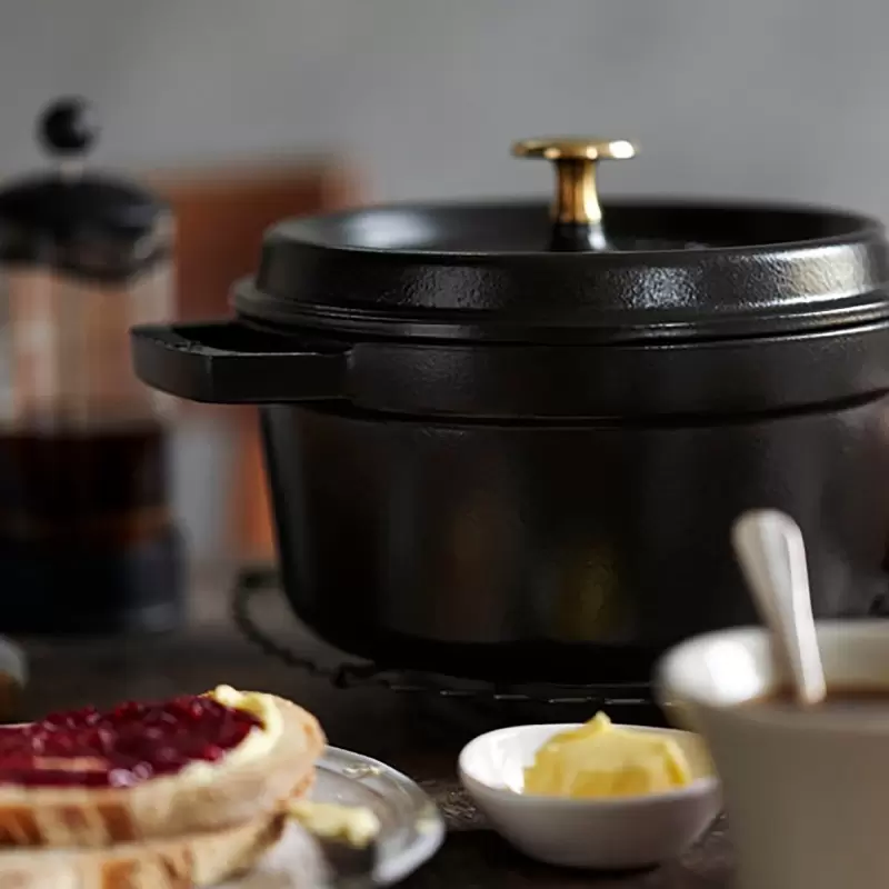 STAUB 1102225 Staub 2.75-qt Round Dutch Oven - Black