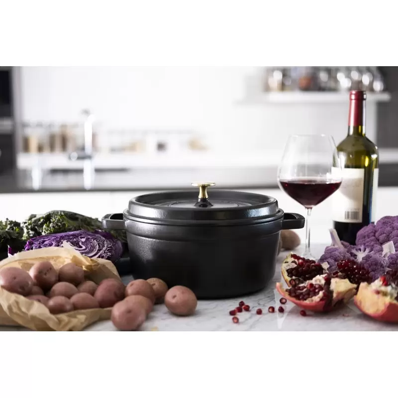 STAUB 1102425 Staub 4-qt Round Dutch Oven - Black