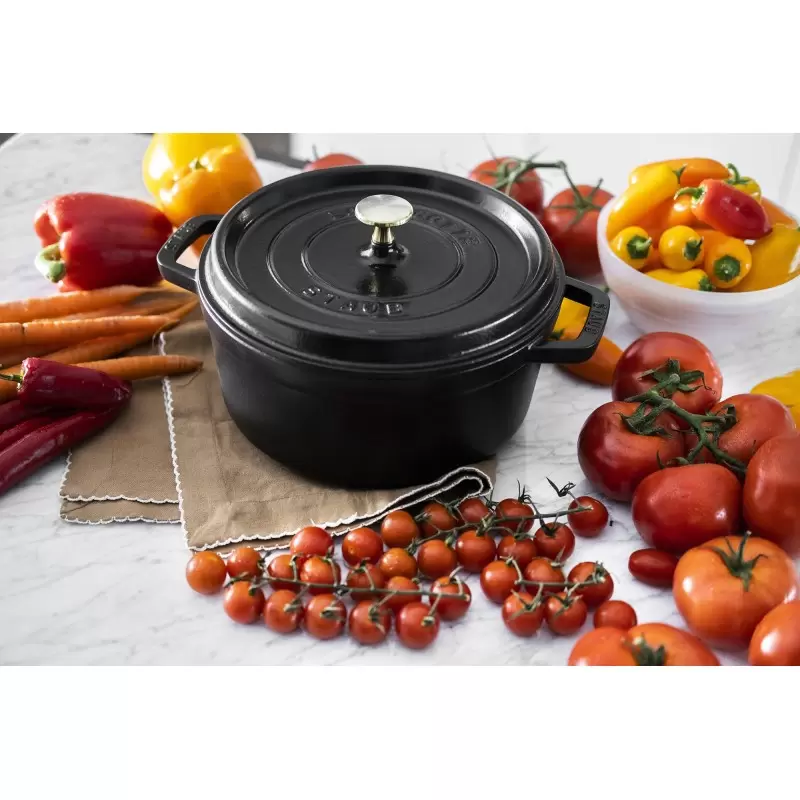 STAUB 1102425 Staub 4-qt Round Dutch Oven - Black