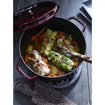 STAUB 1102687 Staub 5.5-qt Round Dutch Oven - Grenadine