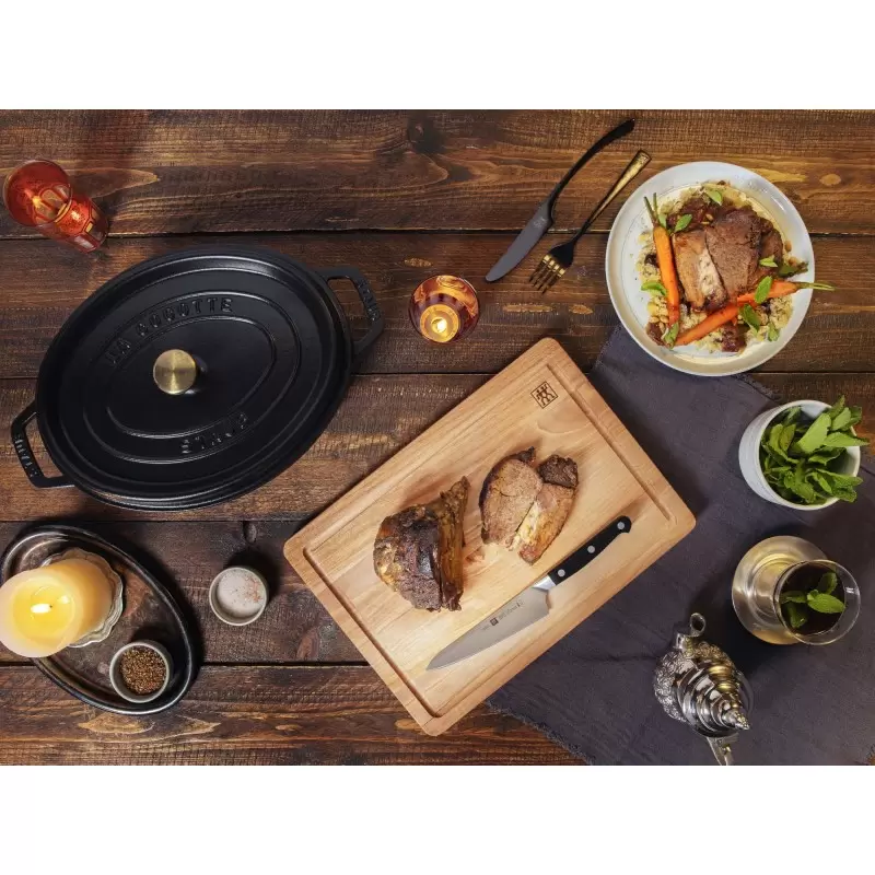 STAUB 1103325 Staub 7-qt Oval Dutch Oven - Black
