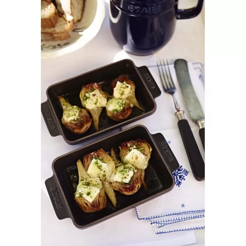 Staub 5.75" X 4 .5" Mini Rectangular Baker - Black Staub 5.75" X 4 .5" Mini Rectangular Baker - Black