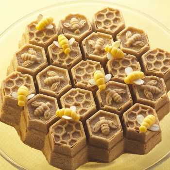 Nordic Ware Honeycomb Pull-Apart Pan 