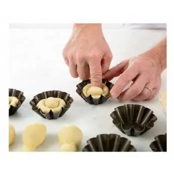 Matfer Bourgeat Brioche Non-Stick Mold 3" Diam. 10 Flutes - Pack of 12