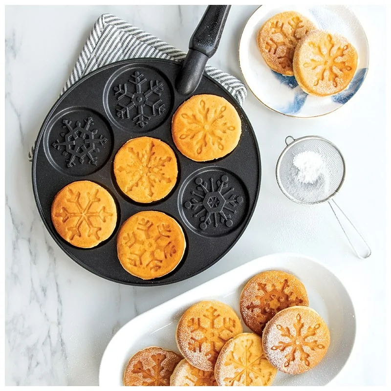 Nordic Ware Cast Aluminum Falling Snowflake Pancake Pan - 7 Cavities Nordic Ware Cast Aluminum Falling Snowflake Pancake Pan - 7 Cavities