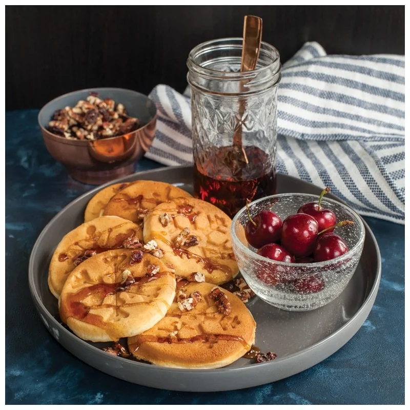 Nordic Ware Cast Aluminum Falling Snowflake Pancake Pan - 7 Cavities Nordic Ware Cast Aluminum Falling Snowflake Pancake Pan - 7 Cavities