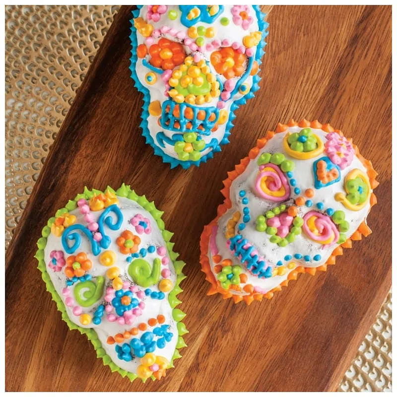 Nordic Ware Cast Aluminum Haunted Skull Cakelet Pan - 6 Cavity Nordic Ware Cast Aluminum Haunted Skull Cakelet Pan - 6 Cavity