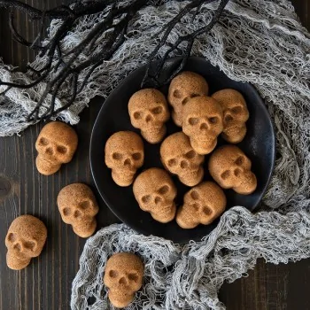 Nordic Ware Cast Aluminum Skull Bites Cakelet Pan - 20 Cavity