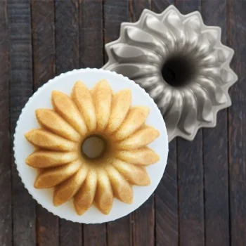 Nordic Ware Little Bundts® Commercial Cast Aluminum Lotus Bundt Pan - 5 Cup Capacity