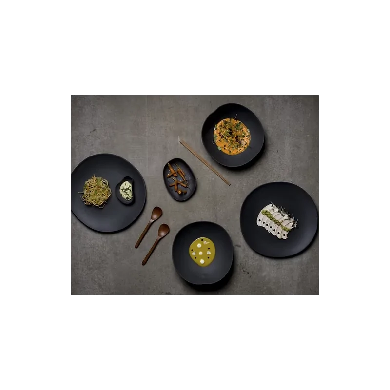 Shell Curved Dinner Plate - Black - 27.5 x 28.5 x 2.5 cm - Set of 4