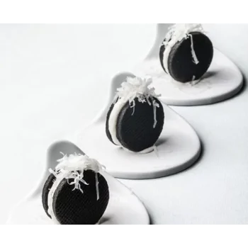 Gochi Small Plate with Wing - 8 x 4 cm - Set of 12