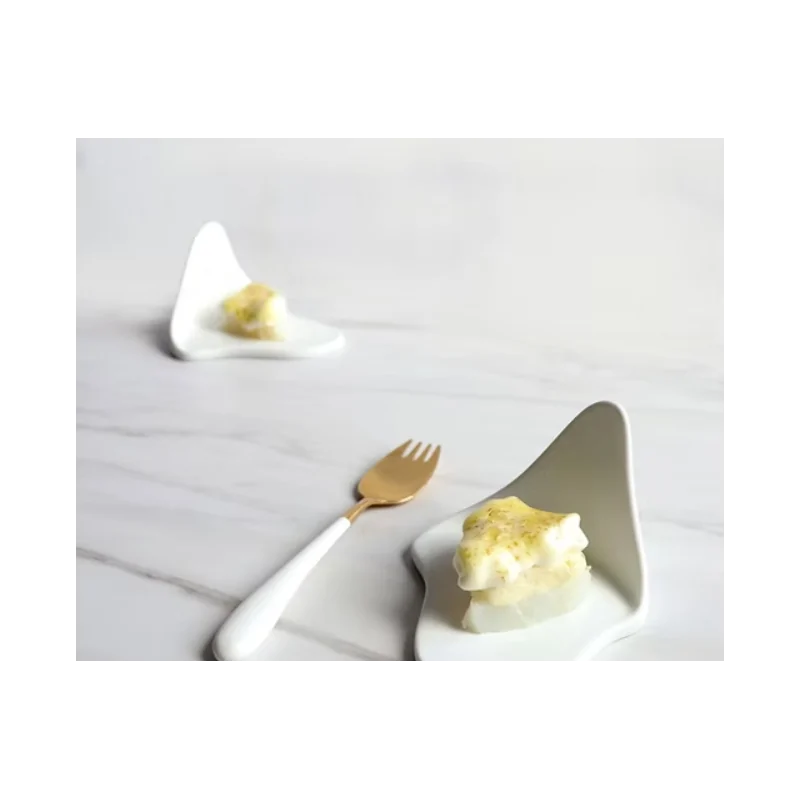 Gochi Small Organic plate with wings - 10 x 9.5 x 7 cm - Set of 12