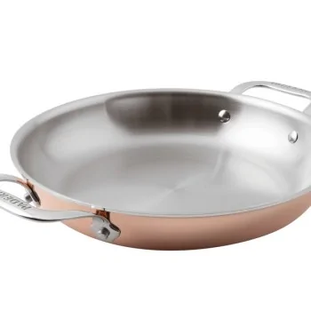 Paderno Series 15600 3-Ply Copper French Omelet Pan - 1 3/8 qts - D: 7 7/8" H: 1 3/4"