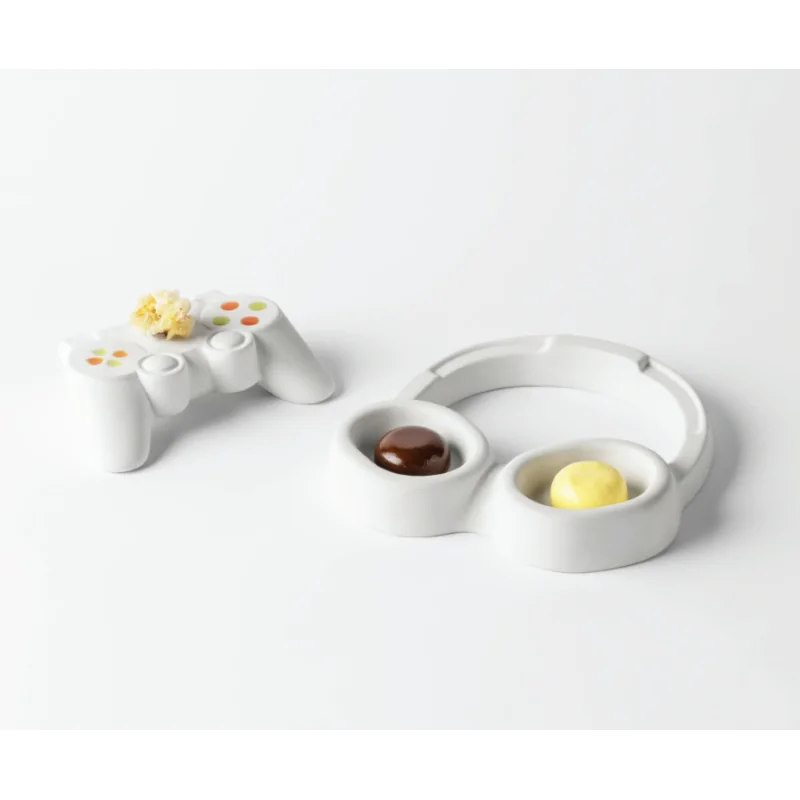 Handcrafted Fine Porcelain Joystick Plate 13 x 8 x 3.5 cm - Set of 4