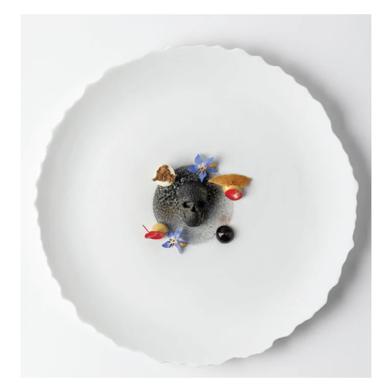 Handcrafted Fine Porcelain Flate Plate 27 cm - Set of 4 Handcrafted Fine Porcelain Flate Plate 27 cm - Set of 4