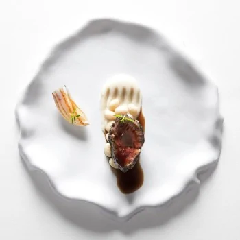 Handcrafted Fine Porcelain Flat Plate With Flap 31 cm - With Glaze - Set of 4