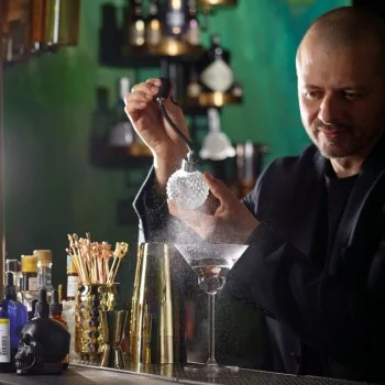 Vintage-Style Atomizer - 3 1/2 oz - D: 2 1/2" H: 2 7/8"