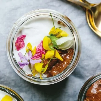 Glass Jar Set of 2 - 19 1/2 oz - D: 4 3/8" H: 4 3/8"