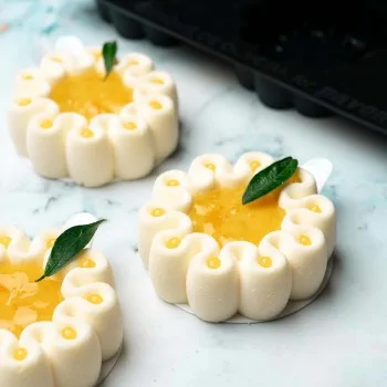 Pavoflex Professional Single Portion Silicone Mold - Wave by Jérôme de Oliveira - ø 80 mm x 63 h mm - 12 cavity - 115ml