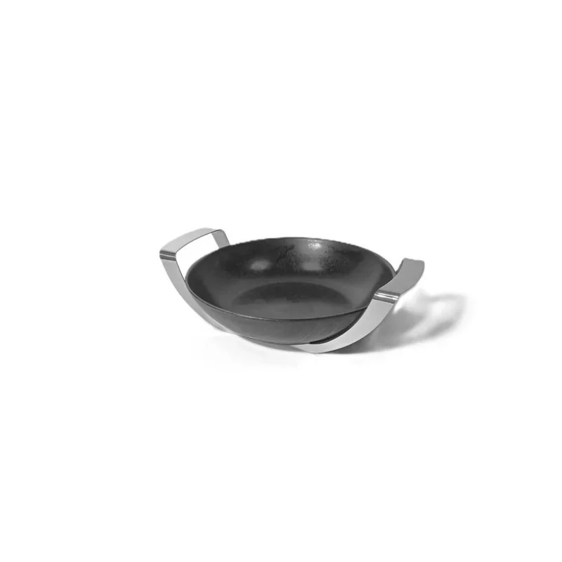 Polished Black Round Porcelain Dish With Stainless Steel Holder - Dia: 28 H: 6 cm Polished Black Round Porcelain Dish With Stainless Steel Holder - Dia: 28 H: 6 cm