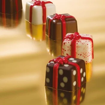 Polycarbonate Gift Chocolate Praline Mold - 28 pcs - 26 mm x 26 mm x h 20 mm