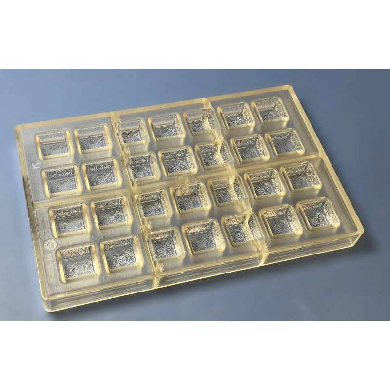 Thermoformed Polycarbonate Square Praline Chocolate Mold - Orient - 28 cavity - 25 mm x 25 mm x h 15 mm - 10gr