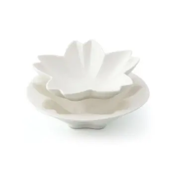 Dyonisio Collection Ivory Narcissus Stackable Bowls - Alumina Porcelain - set of 4 - Dia: 11 h 3.5 cm Dia: 12.5 h 4 cm