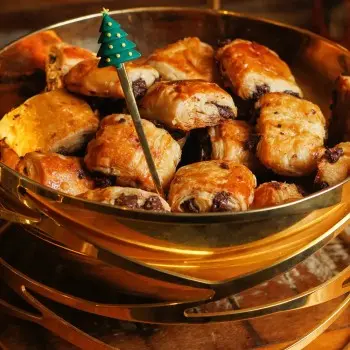 Designer Golden Plated Stainless Steel Trama Salad Bowl with Servers 3L