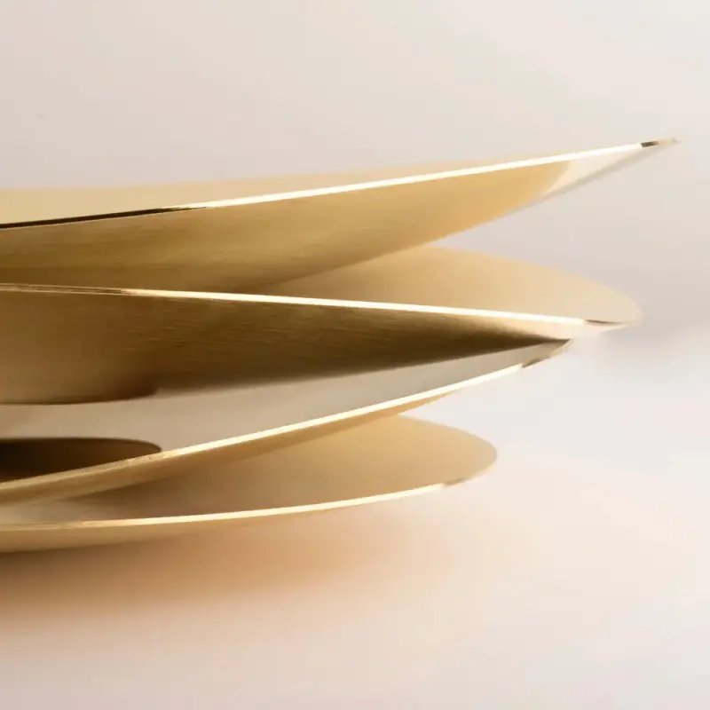 Designer Golden Plated Stainless Steel Slice Centerpiece Designer Golden Plated Stainless Steel Slice Centerpiece