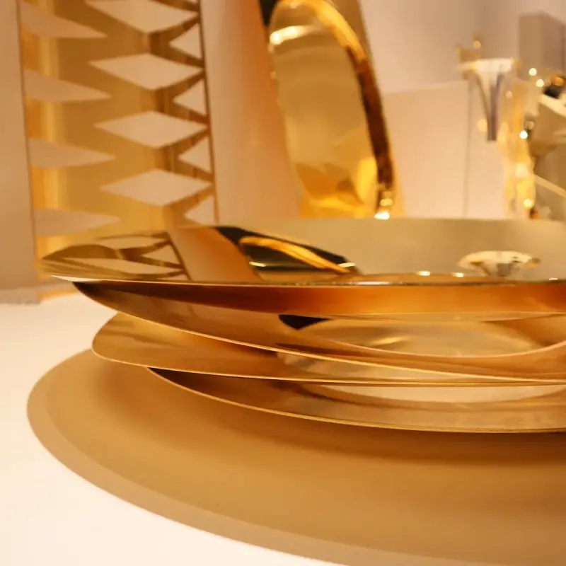 Designer Golden Plated Stainless Steel Slice Centerpiece Designer Golden Plated Stainless Steel Slice Centerpiece