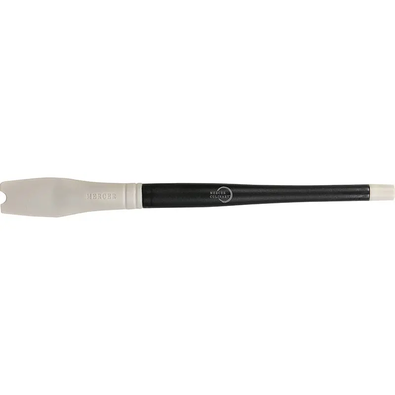 Mercer Culinary Silicone Plating Brush - 5 mm Round Arch -