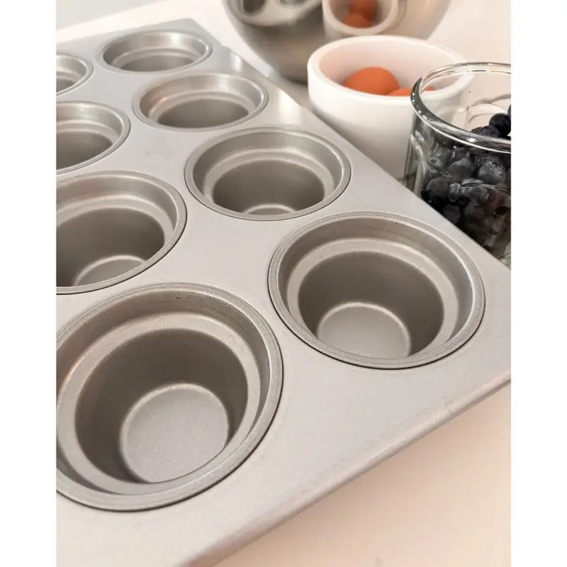 Aluminized Steel Large Crown Muffin Pan 6 Oz. 18"x13"x2" - 12 Cups (3 x 4) - Silicone Glazed Non-Stick Coating Aluminized Steel Large Crown Muffin Pan 6 Oz. 18"x13"x2" - 12 Cups (3 x 4) - Silicone Glazed Non-Stick Coating