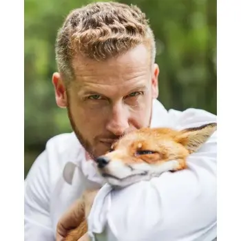 Yann Couvreur's Pastry - Foreword by Pierre Herme - Hardcover English Language