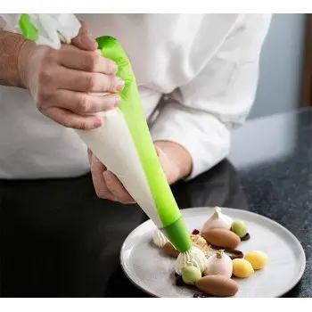 Disposable Masterline Piping Pastry Bags - Pack of 100