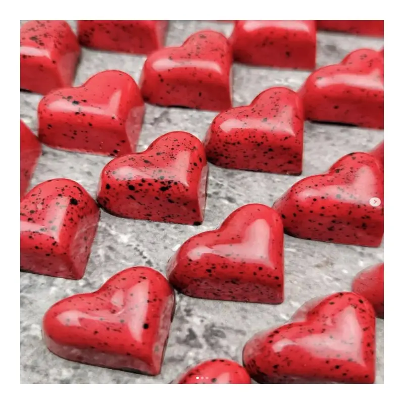 Polycarbonate Heart Shaped Chocolate Mold - 30 mm x 25 mm x 16 mm - 7 gr - 28 cavity