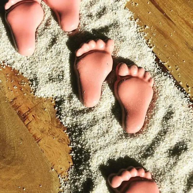 Polycarbonate Foot Print Chocolate Mold - 56 mm x 32 mm x 9 mm - 10 gr - 12 cavity Polycarbonate Foot Print Chocolate Mold - 56 mm x 32 mm x 9 mm - 10 gr - 12 cavity