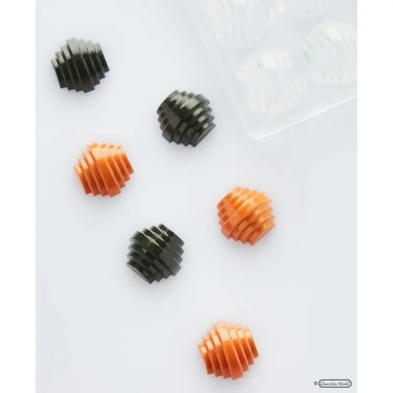 Polycarbonate Tourage Chocolate Mold By the Dutch Pastry Team - 31 mm x 28,5 mm x h 19 mm - 21 cavity
